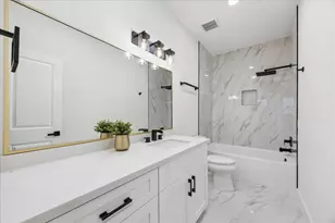 5807 Outer Banks St, Houston, TX 77091 - Photo 18