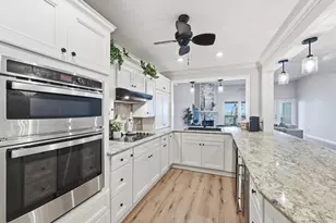 8111 Broadway St, Galveston, TX 77554 - Photo 14