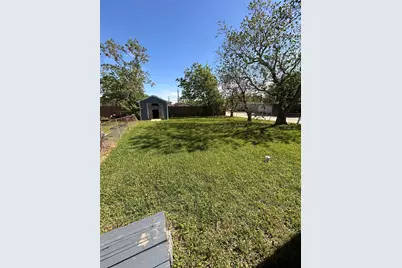 1102 W 10th Street, Freeport, TX 77541 - Photo 10