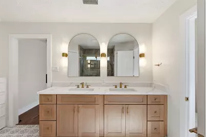 8203 Ivan Reid Drive, Houston, TX 77040 - Photo 14