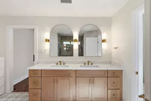 8203 Ivan Reid Dr, Houston, TX 77040 - Photo 10