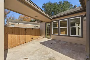 8203 Ivan Reid Dr, Houston, TX 77040 - Photo 16