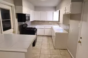 5615 Simsdale St, Houston, TX 77033 - Photo 8