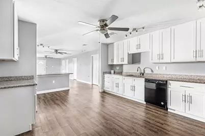 520 E Defee Avenue, Baytown, TX 77520 - Photo 14