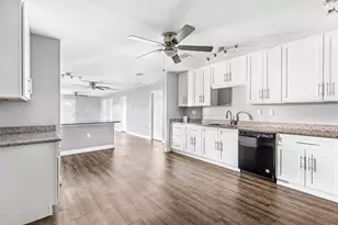 520 E Defee Ave, Baytown, TX 77520 - Photo 14