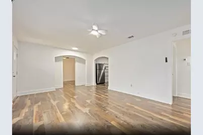 6043 Lyndhurst Drive, Houston, TX 77033 - Photo 14