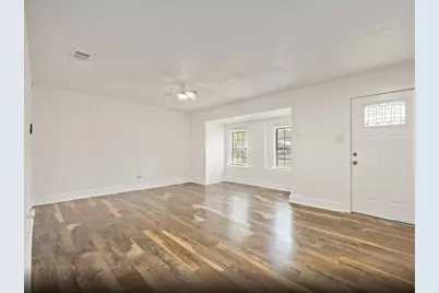 6043 Lyndhurst Drive, Houston, TX 77033 - Photo 16