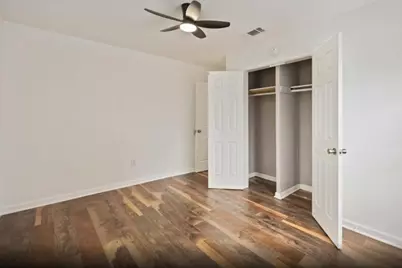 6043 Lyndhurst Drive, Houston, TX 77033 - Photo 4