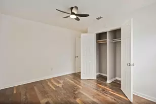 6043 Lyndhurst Dr, Houston, TX 77033 - Photo 4