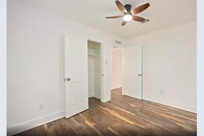 6043 Lyndhurst Drive, Houston, TX 77033 - Photo 6