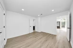 13946 Dolphin Dr, Willis, TX 77318 - Photo 18