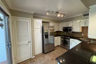 10220 Memorial Dr, Houston, TX 77024 - Photo 4