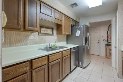 661 Bering Drive #310, Houston, TX 77057 - Photo 8