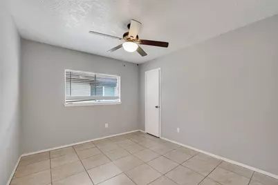 2410 Colonial Ridge Drive, Friendswood, TX 77546 - Photo 22