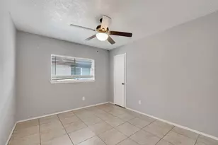 2410 Colonial Ridge Dr, Friendswood, TX 77546 - Photo 22