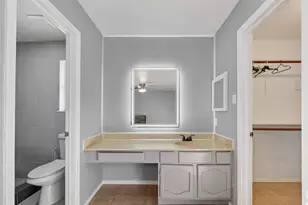 2410 Colonial Ridge Dr, Friendswood, TX 77546 - Photo 28