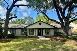 1211 Shorewood Dr, Seabrook, TX 77586 - Photo 1