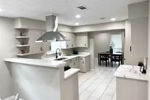 1211 Shorewood Dr, Taylor Lake Village, TX 77586 - Photo 12