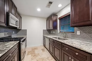 9242 Blankenship Dr, Houston, TX 77080 - Photo 14