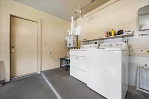 9242 Blankenship Dr, Houston, TX 77080 - Photo 22