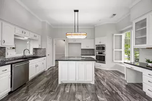 135 S Copperknoll Cir, The Woodlands, TX 77381 - Photo 6
