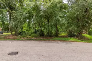 135 Jeb Stuart Ln, Conroe, TX 77302 - Photo 4