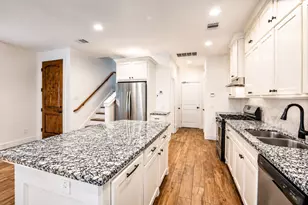 3605 Billingsley St, Houston, TX 77009 - Photo 8