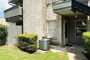 9700 Leawood Blvd, Houston, TX 77099 - Photo 2