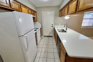 1031-1037 N Chenango St, Angleton, TX 77515 - Photo 6