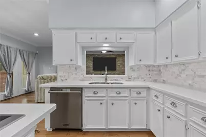816 Sherwood Forest Drive, Dickinson, TX 77539 - Photo 20