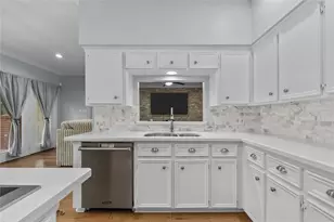 816 Sherwood Forest Dr, Dickinson, TX 77539 - Photo 20