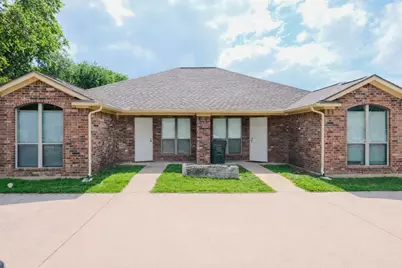 722 N Sharp Street, Franklin, TX 77856 - Photo 1