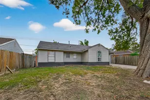 515 Ogilvie St, Houston, TX 77017 - Photo 2