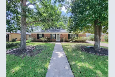 111 Azalea, Sugar Land, TX 77478 - Photo 2