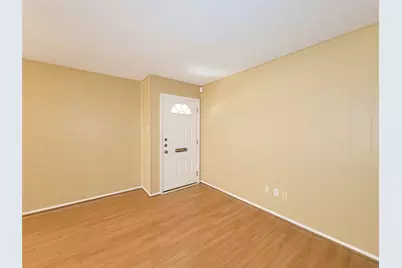111 Azalea, Sugar Land, TX 77478 - Photo 4