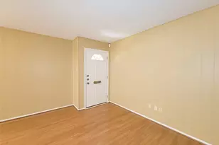 111 Azalea, Sugar Land, TX 77478 - Photo 4