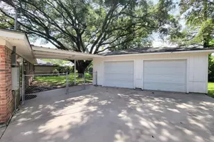 111 Azalea, Sugar Land, TX 77478 - Photo 38