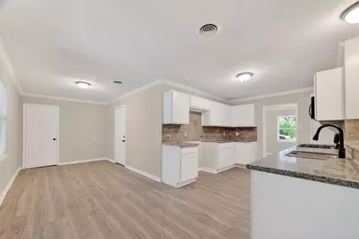 105 Longridge Drive, La Marque, TX 77568 - Photo 14