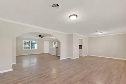 105 Longridge Drive, La Marque, TX 77568 - Photo 4