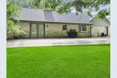 829 S Van Ostrand Avenue, Winnie, TX 77665 - Photo 6