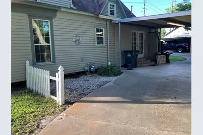 701 August Street, El Campo, TX 77437 - Photo 6