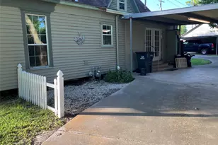 701 August St, El Campo, TX 77437 - Photo 6