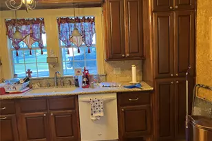 701 August St, El Campo, TX 77437 - Photo 16