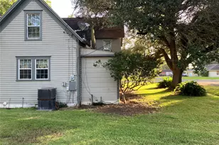 701 August St, El Campo, TX 77437 - Photo 4