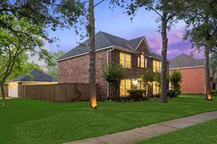4419 3 Rivers Dr, Sugar Land, TX 77478 - Photo 2