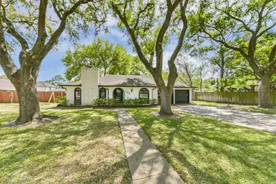 105 W Wildwinn Drive, Alvin, TX 77511 - Photo 1