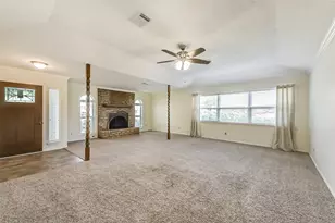 105 W Wildwinn Dr, Alvin, TX 77511 - Photo 8