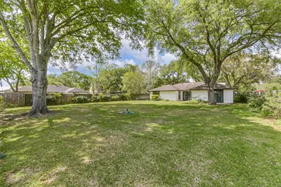 105 W Wildwinn Drive, Alvin, TX 77511 - Photo 4