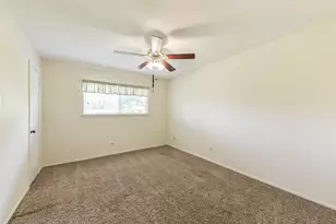 105 W Wildwinn Dr, Alvin, TX 77511 - Photo 32