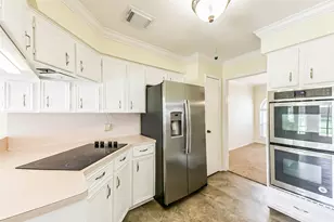 105 W Wildwinn Dr, Alvin, TX 77511 - Photo 16